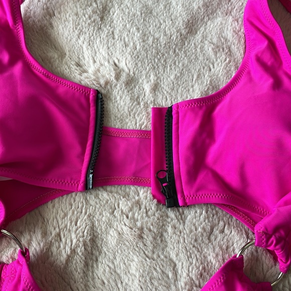 ZAFUL Pink Neon with a black Zippered top with silver hoops on side Size 6 - Picture 4 of 12